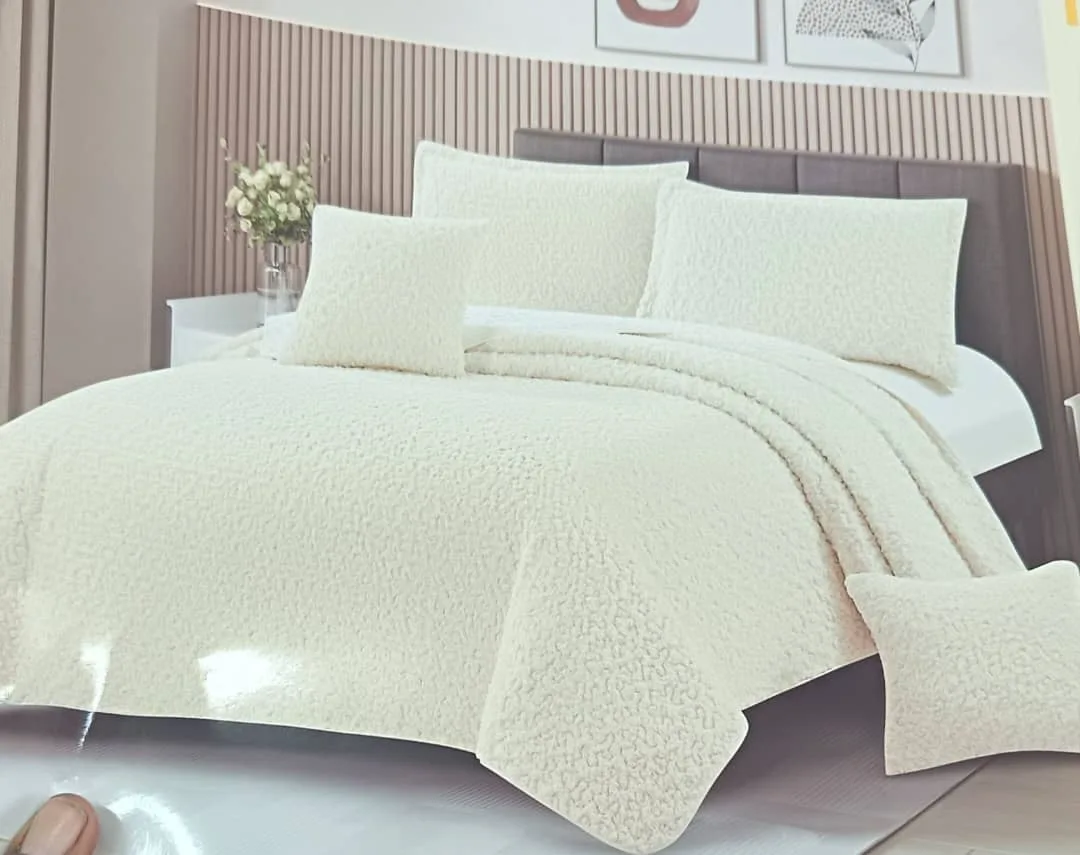 Luxury Teddy Fleece Comforter Set – Off-White/ivory